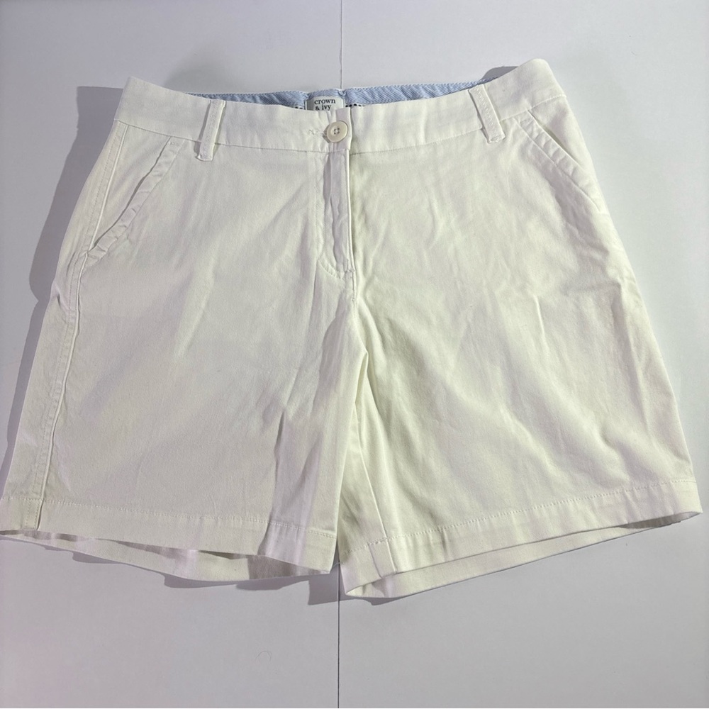 Crown & Ivy white Bermuda shorts size 8